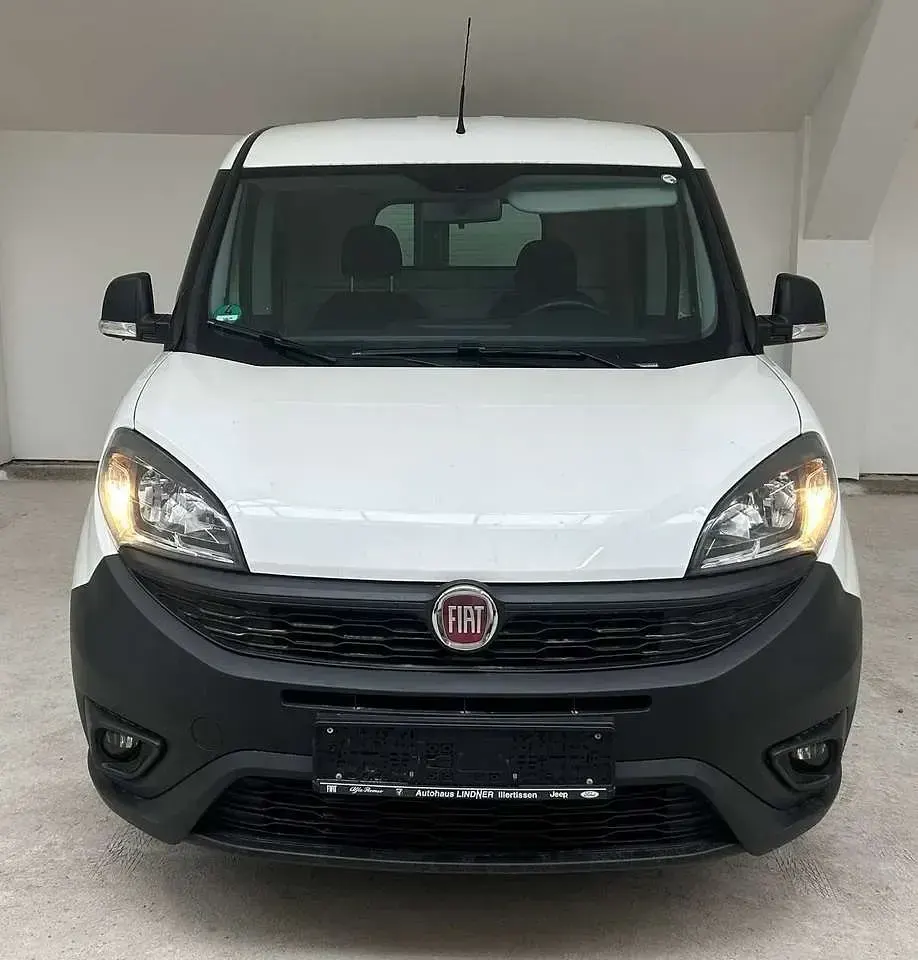 Gebraucht Fiat Doblò 90 PS (66 kW) 2022 Colore esterno (weiß) Van / Kleinbus