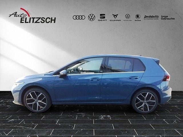 Gebraucht VW Golf VIII Edition 150 PS (110 kW) 2024 Anemonenblau metallic Limousine