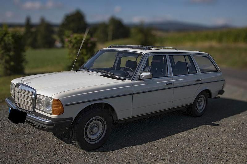 Gebraucht Mercedes 300 88 PS (64 kW) 1982 Weiß Kombi