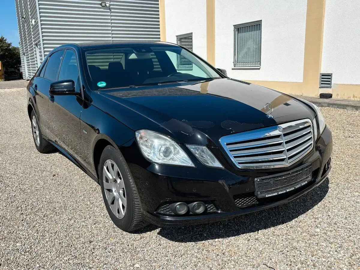 Gebraucht Mercedes E350 211 PS (155 kW) 2010 Schwarz Limousine