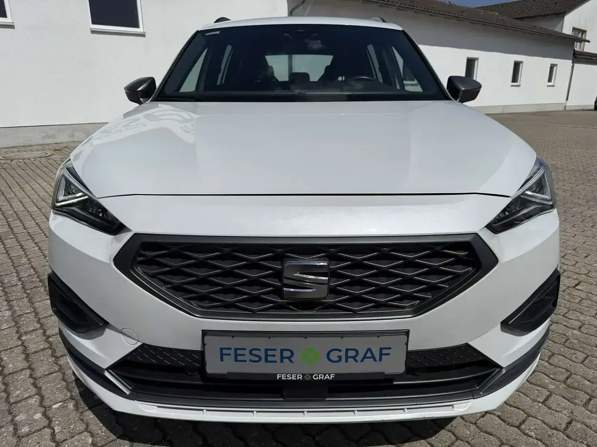 Gebraucht Seat Tarraco FR 245 PS (180 kW) 2023 Oryx weiss perlmutteffekt SUV
