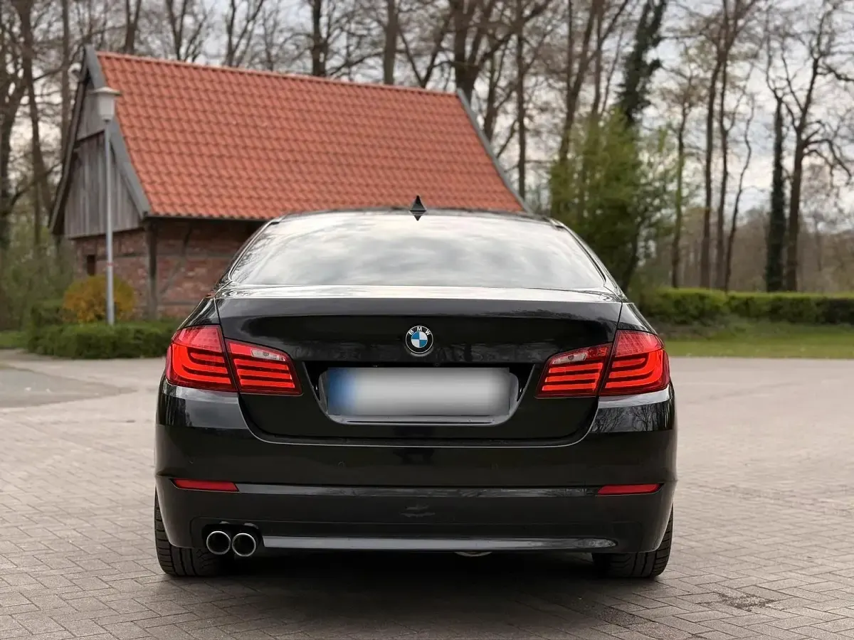 Używany BMW 520 M Performance 184 KM (135 kW) 2012 Czarny Sedan/Limuzyna