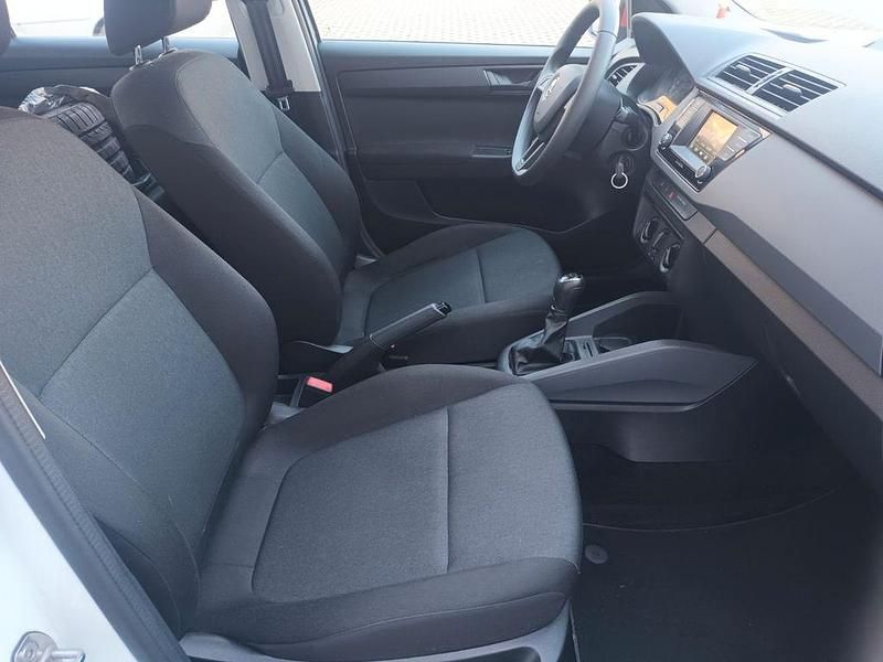 Gebraucht Skoda Fabia 90 PS (66 kW) 2016 Weiß Kleinwagen