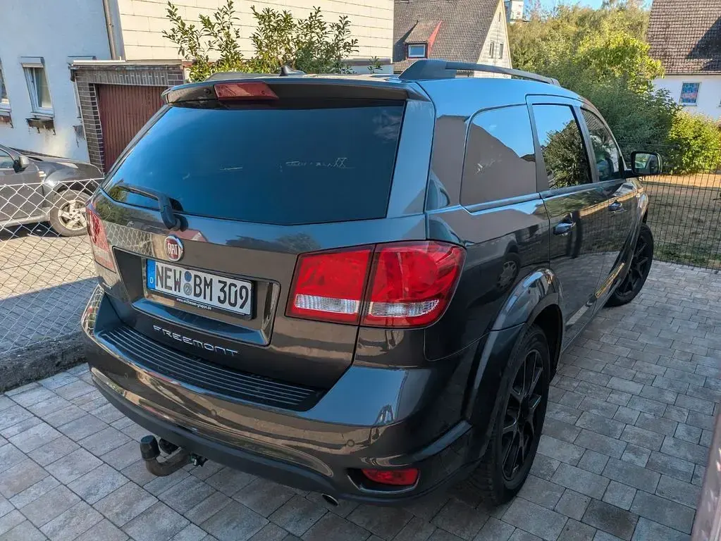Gebraucht Fiat Freemont 170 PS (125 kW) 2015 Schwarz SUV