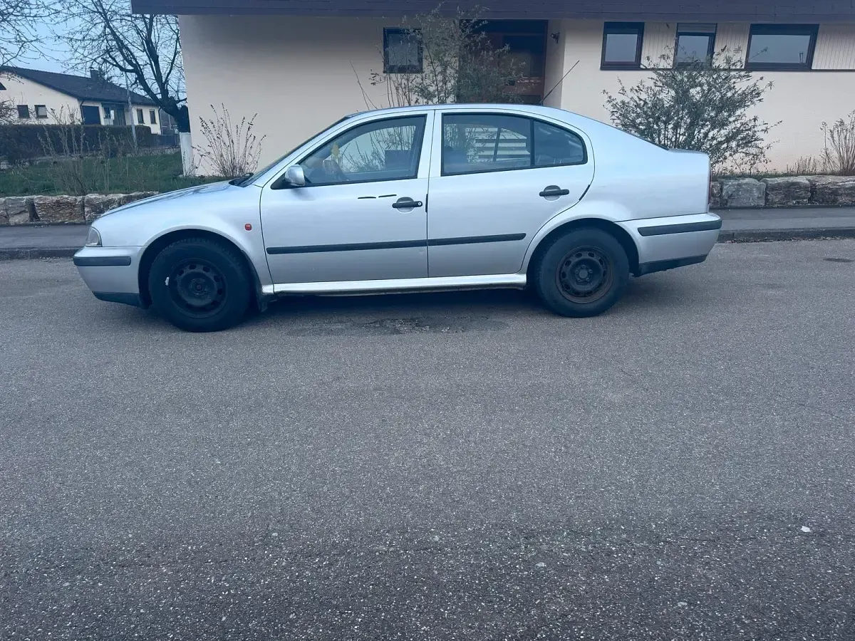 Gebraucht Skoda Octavia 101 PS (74 kW) 2001 Grau Limousine