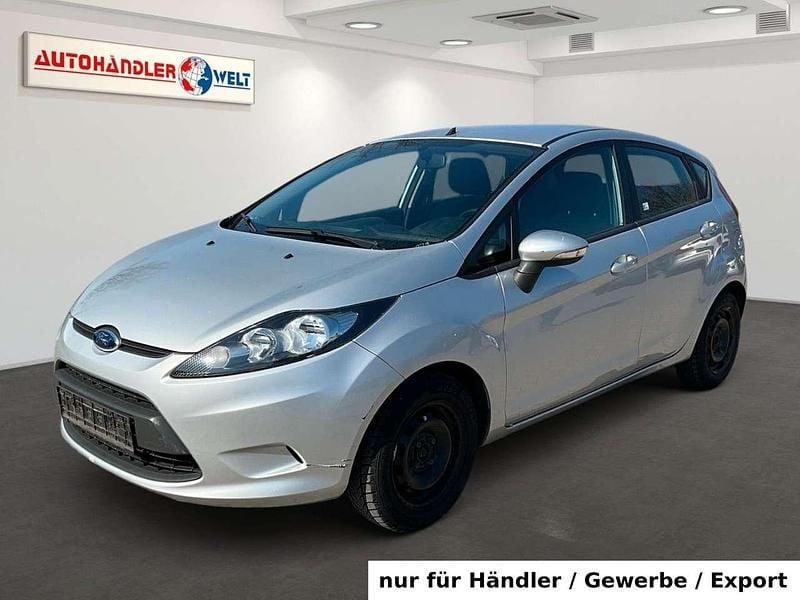 Gebraucht Ford Fiesta Trend 82 PS (60 kW) 2012 Silber Kleinwagen