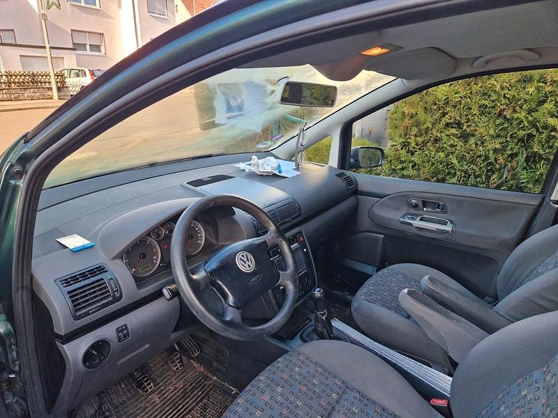 Grün Gebraucht 2003 VW Sharan Highline Van / Kleinbus | 1.550 € (Guter Preis) - Bild 1/4