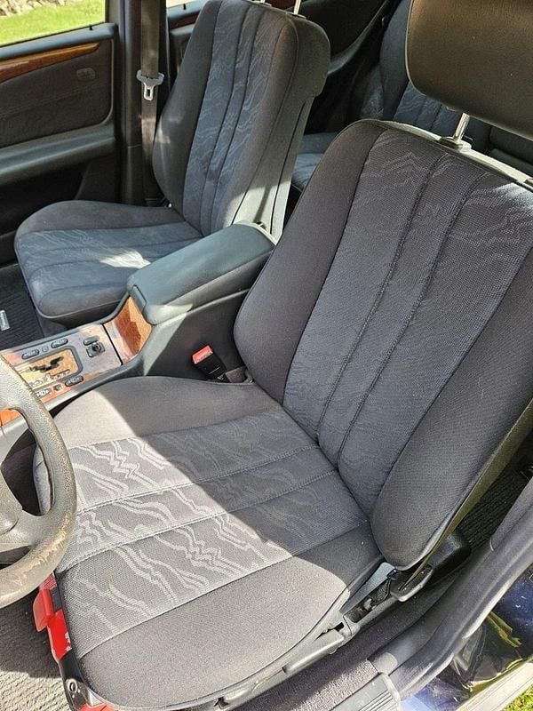 Gebraucht Mercedes E240 Classic 170 PS (125 kW) 1998 Blau Kombi