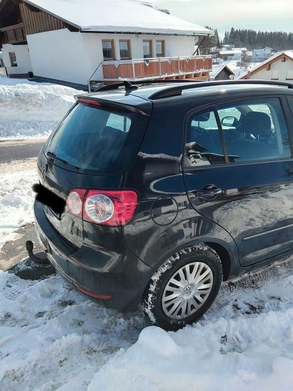 Gebraucht VW Golf Plus Cross Match 105 PS (77 kW) 2012 Schwarz Van / Kleinbus