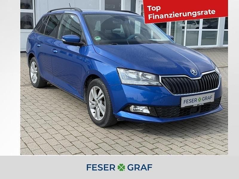 Metallic blau Gebraucht 2022 Skoda Fabia Kombi | 13.480 € (Superpreis) - Bild 1/4