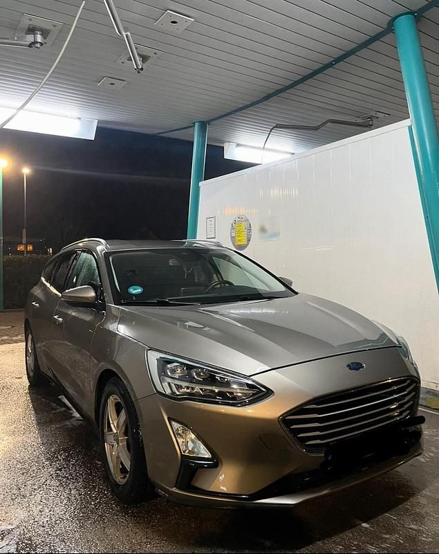 Gebraucht Ford Focus 120 PS (88 kW) 2019 Beige Limousine