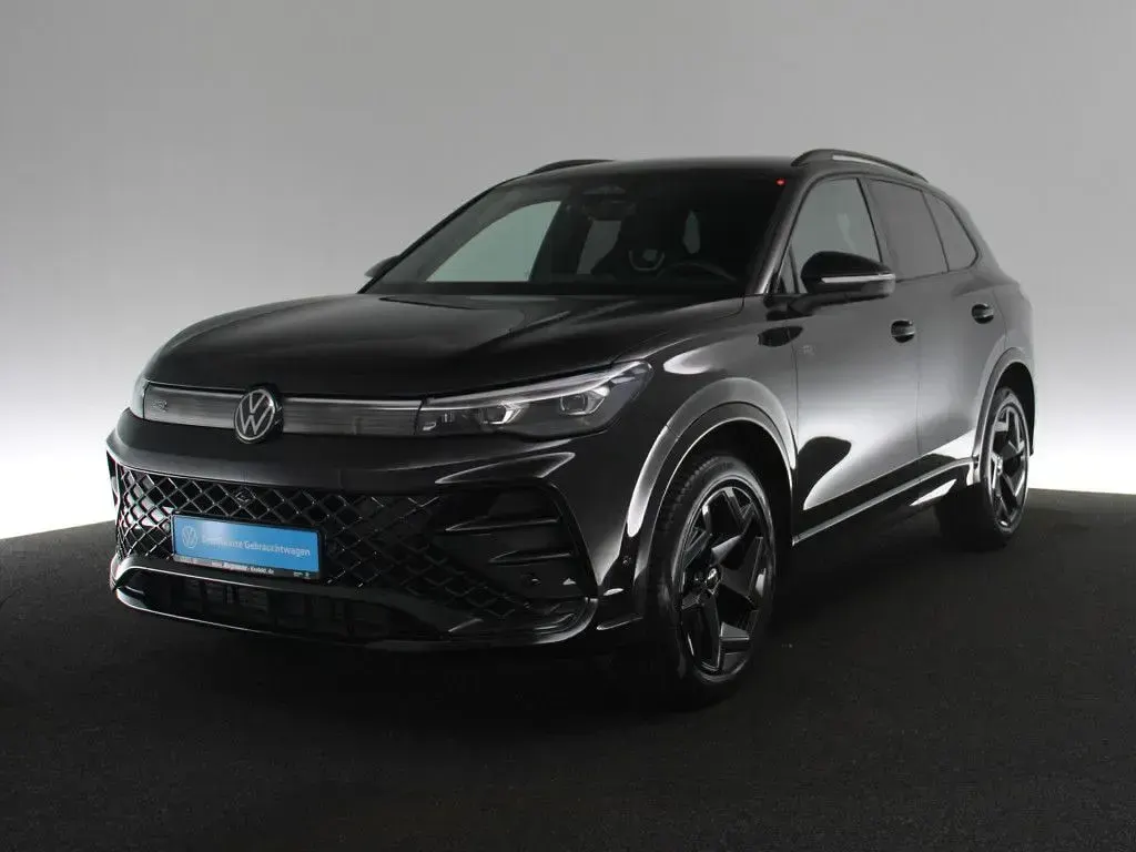 Second-hand VW Tiguan R-line 193 CP (141 kW) 2024 Negru SUV