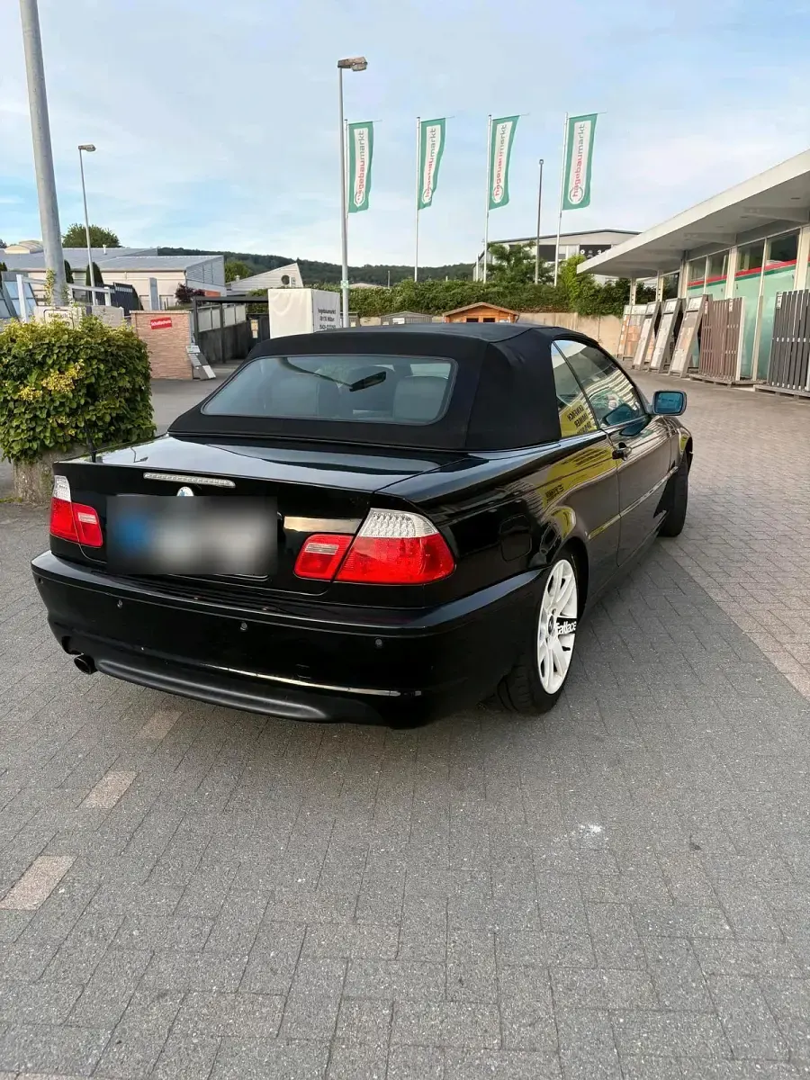Gebraucht BMW 318 Cabriolet 143 PS (105 kW) 2003 Schwarz Cabrio