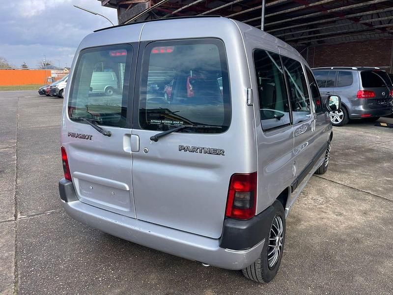Gebraucht Peugeot Partner 109 PS (80 kW) 2002 Silber Van / Kleinbus