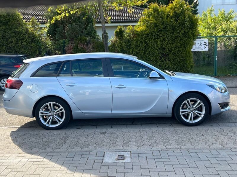 Gebraucht Opel Insignia Edition 170 PS (125 kW) 2013 Blau Kombi
