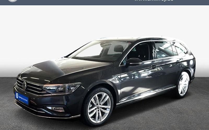 Grau Gebraucht 2023 VW Passat Elegance Kombi | 35.890 € (Teuer) - Bild 1/4