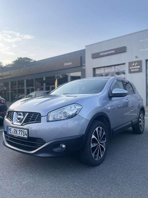 Grau Gebraucht 2011 Nissan Qashqai Acenta SUV | 9.890 € - Bild 1/4
