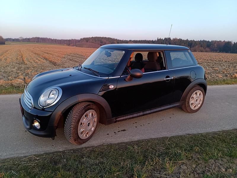Usado Mini ONE 75 HP (55 kW) 2011 Preto Citadino