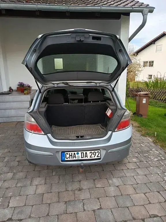 Usado Opel Astra 105 HP (77 kW) 2007 Sedan