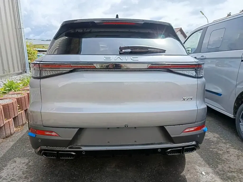 Neu Baic X75 177 PS (130 kW) 2026 Grau SUV
