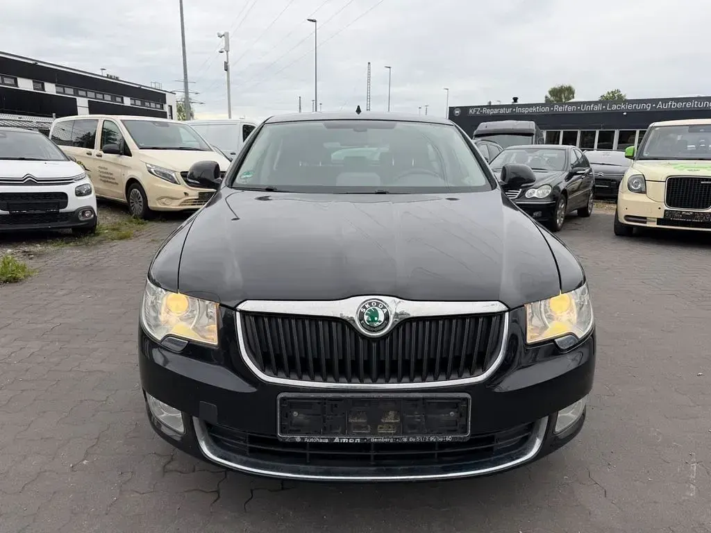 Gebraucht Skoda Superb Ambition 170 PS (125 kW) 2010 Schwarz Limousine