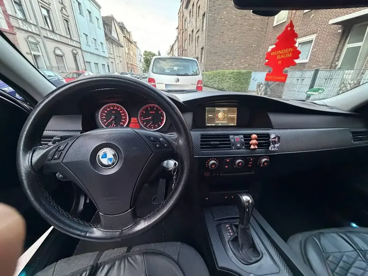 Gebraucht BMW 525 192 PS (141 kW) 2003 Silber Limousine