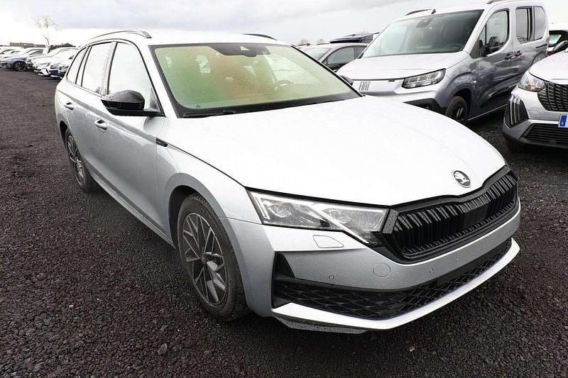 Brillantsilber metallic Neu 2025 Skoda Octavia SportLine Kombi | 34.446 € (Fairer Preis) - Bild 1/4