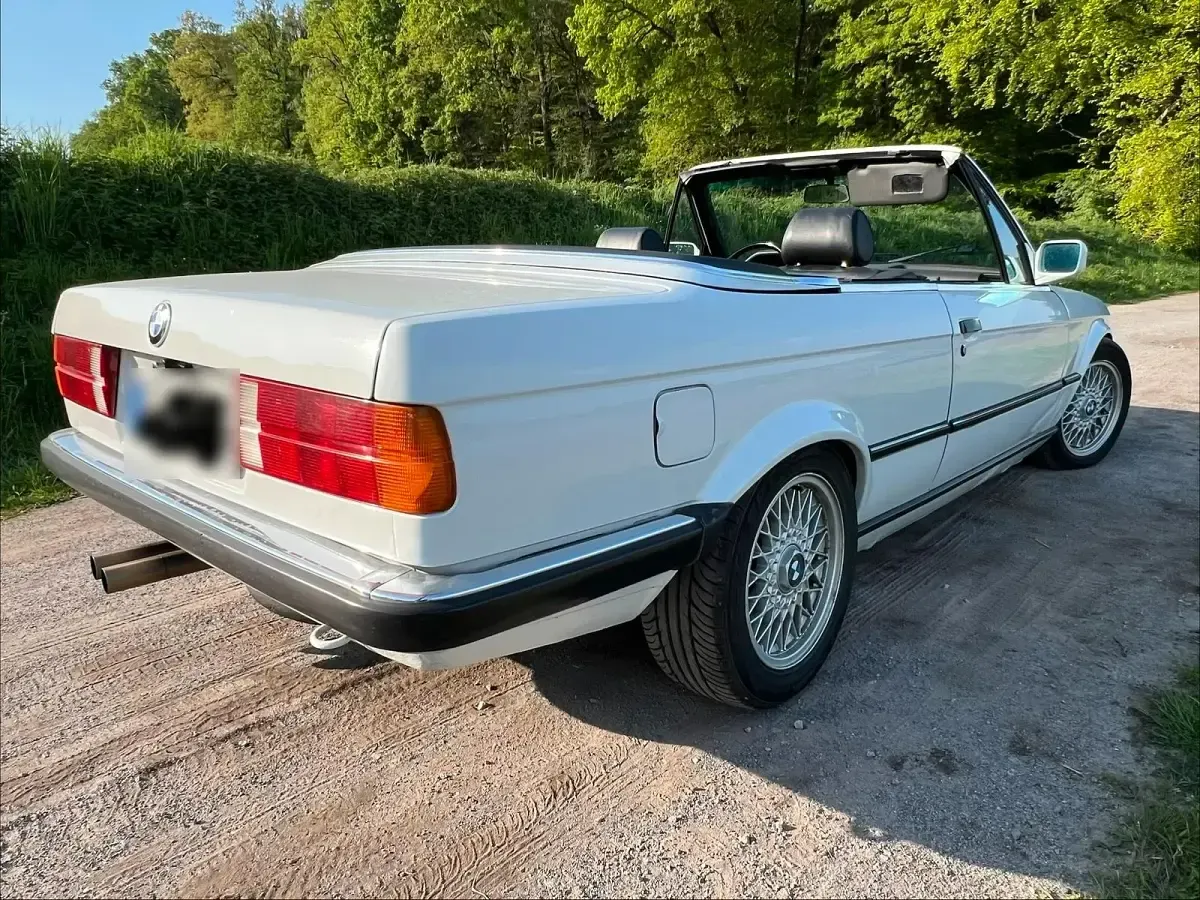Gebraucht BMW 325 Cabriolet 170 PS (125 kW) 1987 Weiß Cabrio