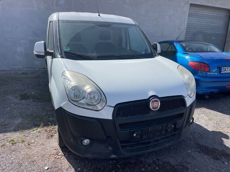 Weiß Gebraucht 2014 Fiat Doblò Van / Kleinbus | 2.990 € (Superpreis) - Bild 1/4
