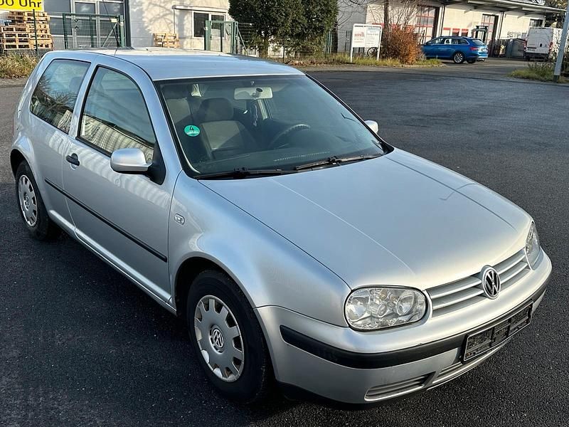 Grau Gebraucht 2003 VW Golf Ocean Limousine | 999 € (Guter Preis) - Bild 1/4