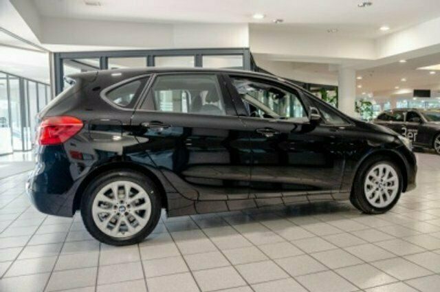Gebraucht BMW 225 Active Tourer 136 PS (100 kW) 2020 Schwarz Van / Kleinbus