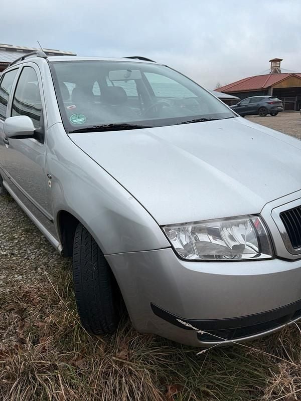 Silber Gebraucht 2002 Skoda Fabia Kleinwagen | 1.000 € (Guter Preis) - Bild 1/4
