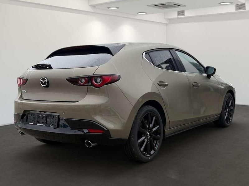 Neu Mazda 3 140 PS (102 kW) 2026 Zircon sand Limousine