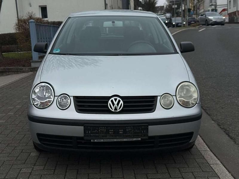Gebraucht VW Polo Trendline 64 PS (47 kW) 2003 Silber Limousine
