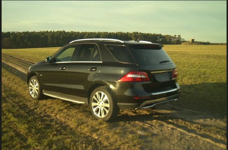 Schwarz Gebraucht 2012 Mercedes ML350 SUV | 21.900 € (Fairer Preis) - Bild 1/4