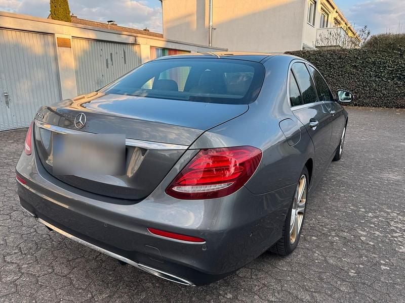 Gebraucht Mercedes E350 258 PS (189 kW) 2016 Grau Limousine