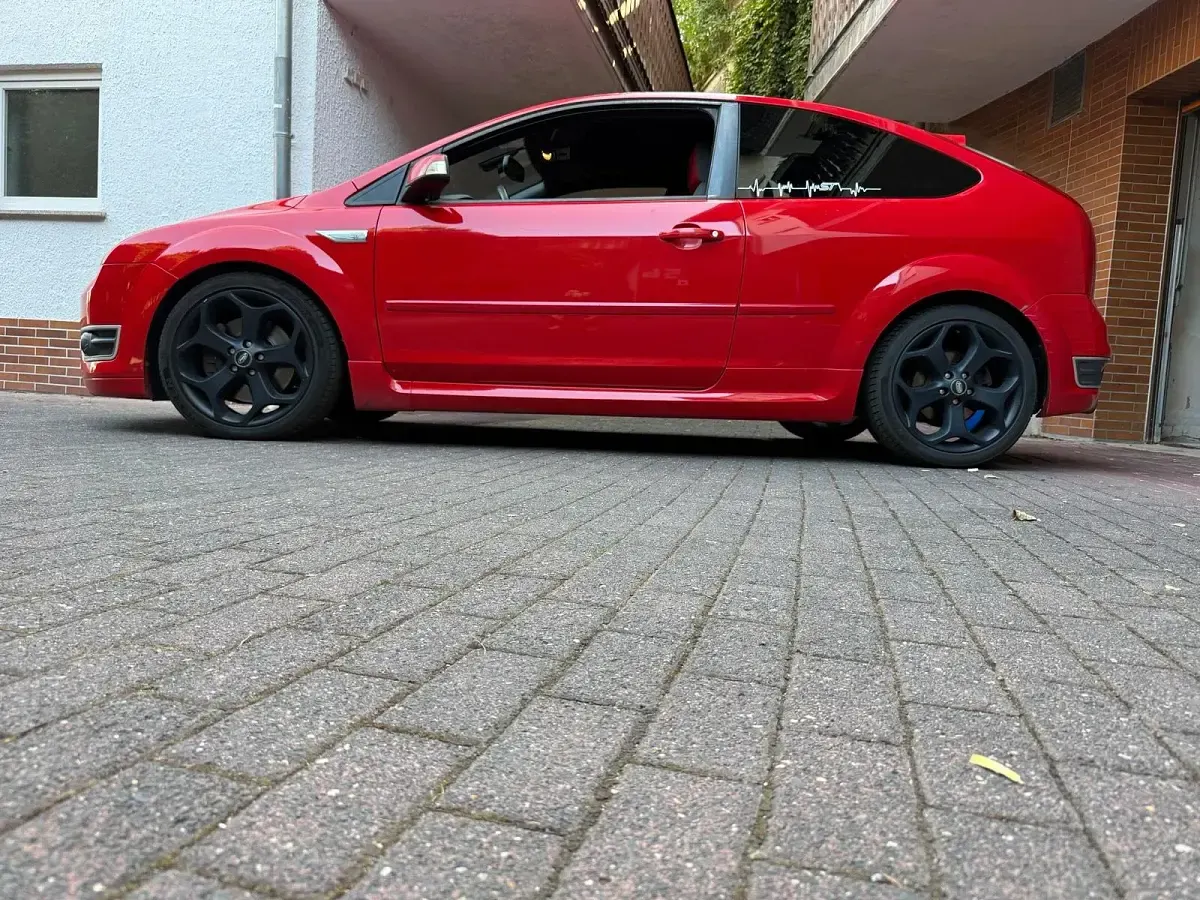 Gebraucht Ford Focus ST 226 PS (166 kW) 2006 Rot Limousine