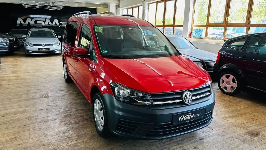 Gebraucht VW Caddy Beach 102 PS (75 kW) 2019 Rot Van / Kleinbus