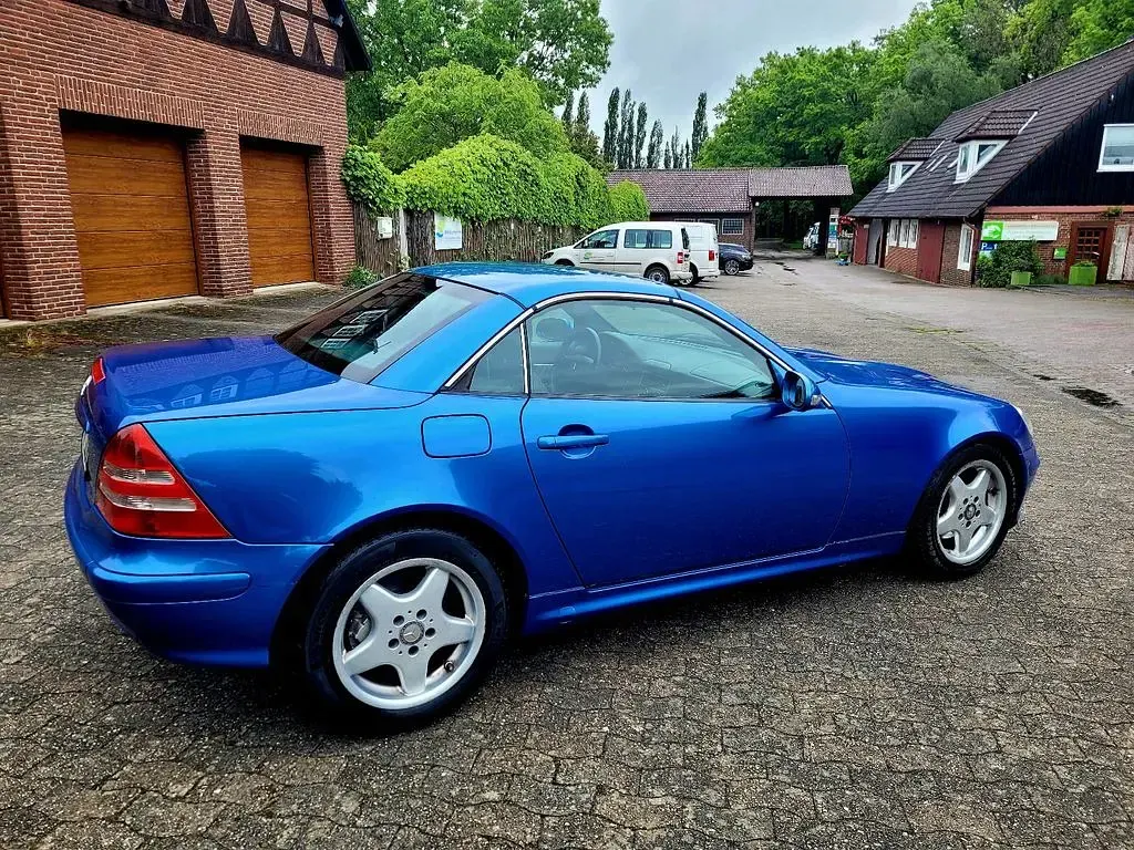 Second-hand Mercedes SLK200 Edition 163 CP (119 kW) 2001 Albastru Cabrio