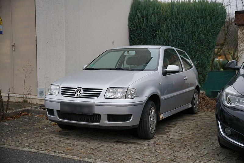 Gebraucht VW Polo 50 PS (36 kW) 2001 Silber Kleinwagen