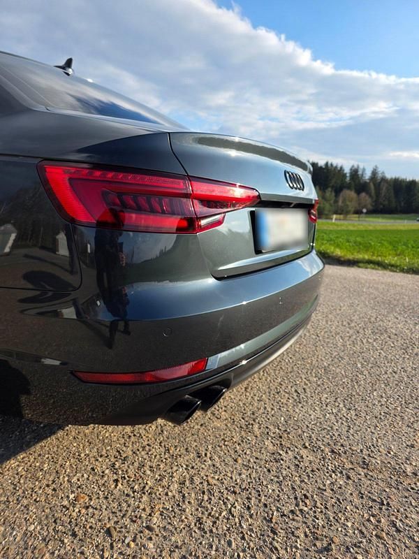 Gebraucht Audi A4 Ambiente 272 PS (200 kW) 2016 Grau Limousine