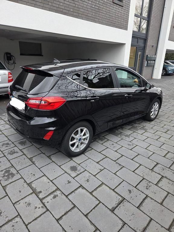 Gebraucht Ford Fiesta Titanium 75 PS (55 kW) 2021 Schwarz Kleinwagen