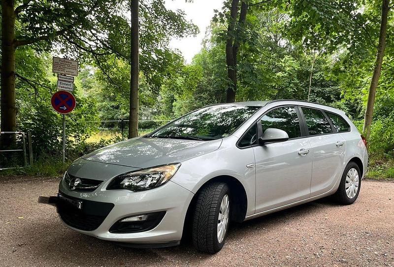 Silber Gebraucht 2015 Opel Astra Edition Kombi | 8.900 € (Guter Preis) - Bild 1/4