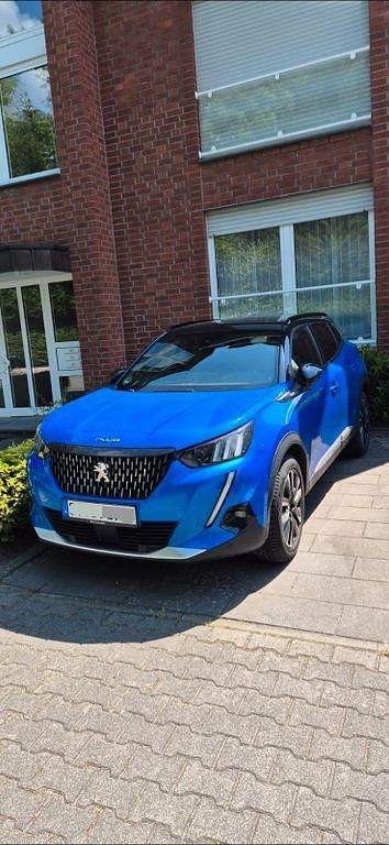 Blau Gebraucht 2020 Peugeot 2008 GT SUV | 22.999 € (Etwas zu teuer) - Bild 1/4