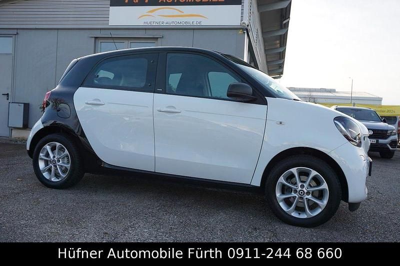 Weiß Gebraucht 2017 Smart ForFour Kleinwagen | 13.444 € (Fairer Preis) - Bild 1/4