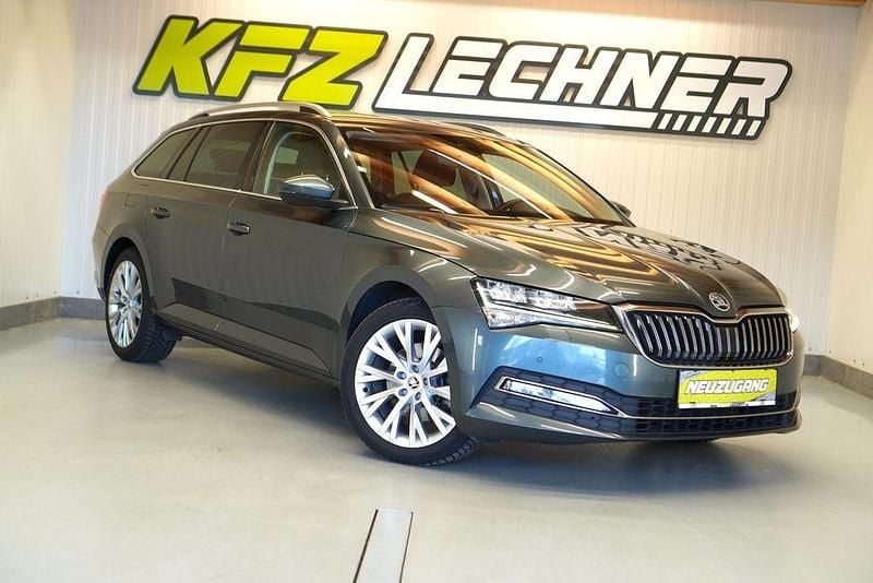 Gebraucht Skoda Superb 122 PS (89 kW) 2022 Grau Kombi