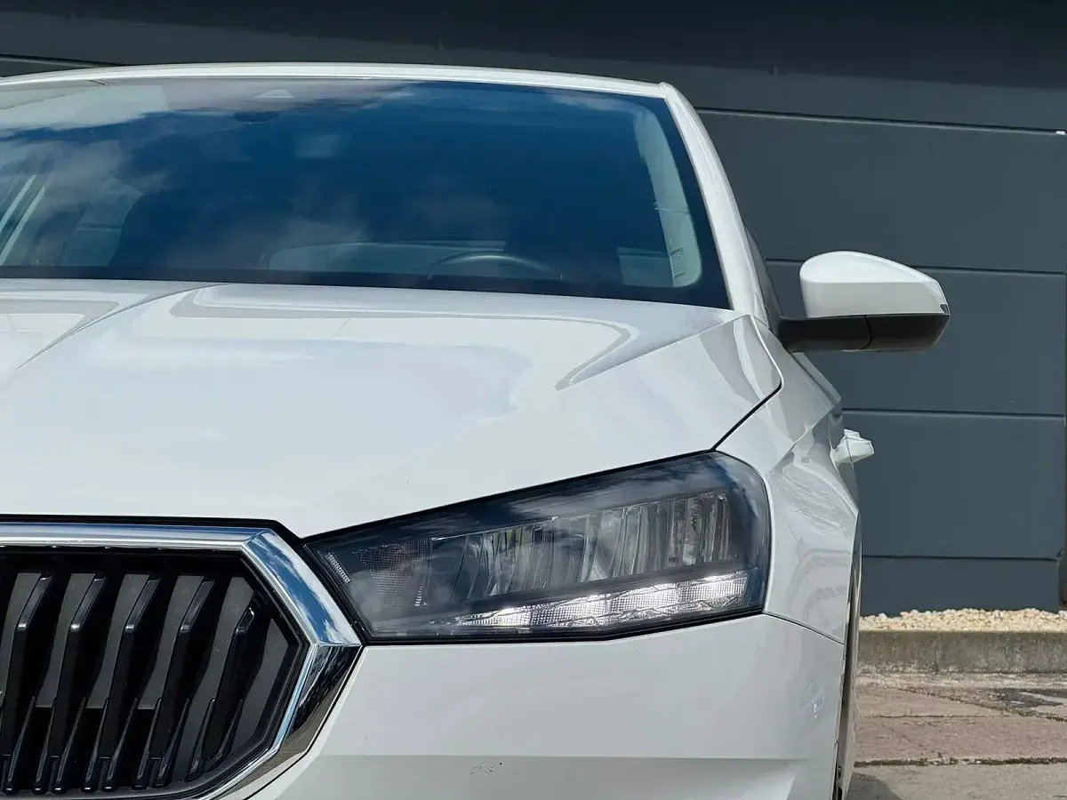 Gebraucht Skoda Fabia Ambition 80 PS (58 kW) 2023 Candyweiss Kleinwagen