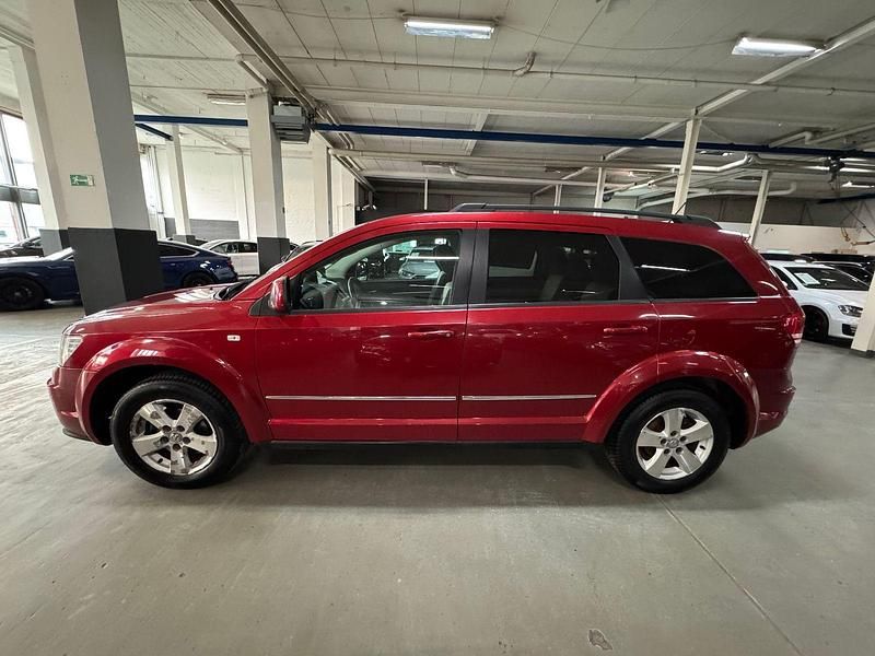 Gebraucht Dodge Journey 140 PS (102 kW) 2009 Rot SUV