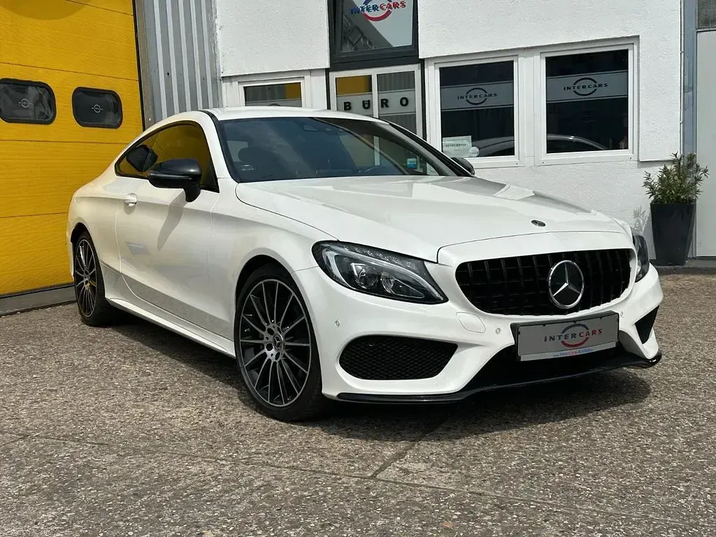 Gebraucht Mercedes C180 AMG line 156 PS (114 kW) 2017 Weiß Coupé