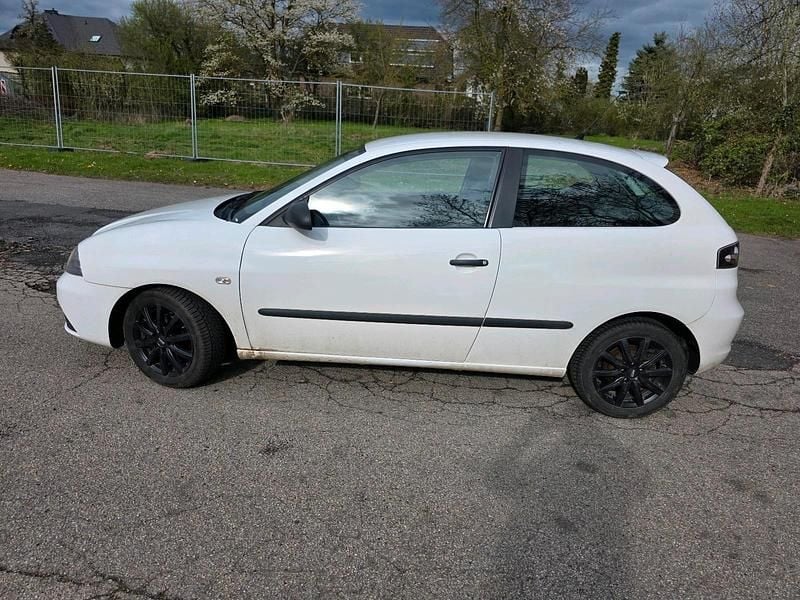 Gebraucht Seat Ibiza Reference 70 PS (51 kW) 2009 Weiß Kleinwagen